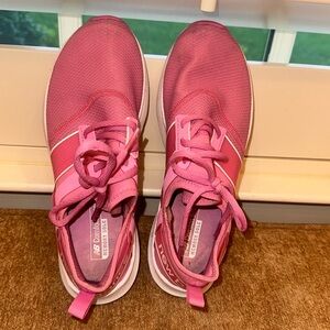 New Balance pink tennis shoes - energize